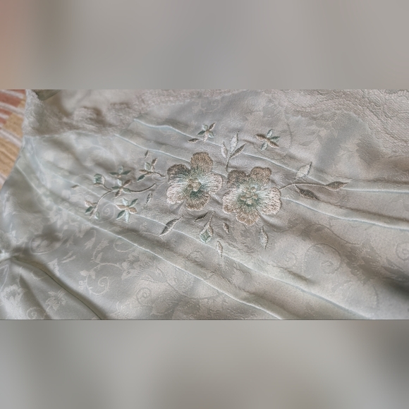 Miss Elaine medium long night gown blue roses - Picture 5 of 5